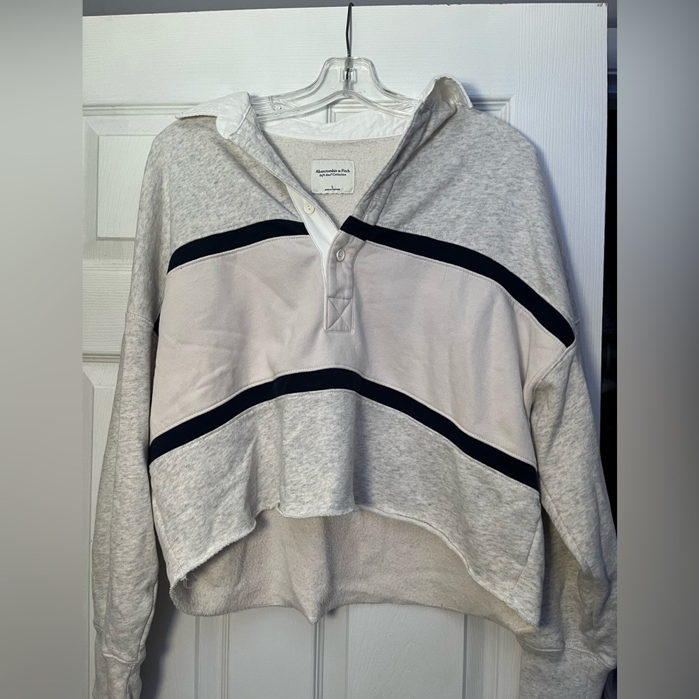 Abercrombie crewneck